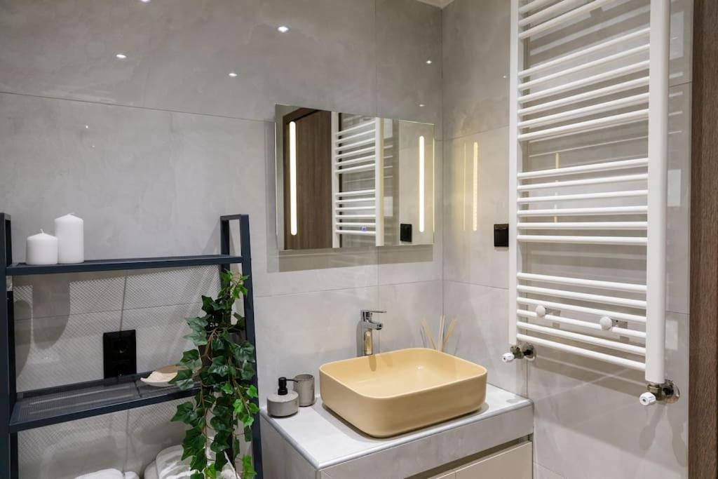 Modern & Comfy Apartment Θεσσαλονίκη Εξωτερικό φωτογραφία